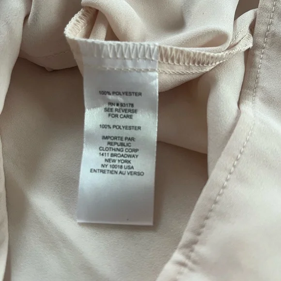 New! T Tahari Elegant Blush Ruffle Blouse Women’s Size Medium - Picture 10 of 15